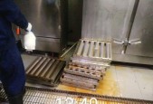 抽油烟机纱网清洗方法是什么？多久需要清洗一次？