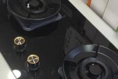 煤气灶点火后继续点火怎么办？如何安全处理？