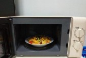 微波炉不转的原因及解决办法（排除微波炉不转的故障）