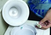 饮水机水外溢了怎么办？如何快速解决溢水问题？