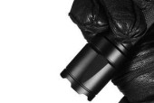 通明手电充电器使用方法是什么？操作时应注意什么？