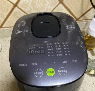 商用电饭煲煮饭糊锅的解决方法（让你的商用电饭煲煮出完美饭菜的小窍门）  第1张