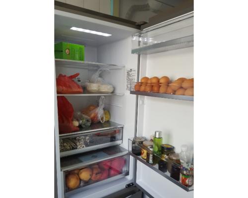 轻松清洁冰箱抽屉，让冰箱常保清爽（简单实用的清洗方法）  第1张