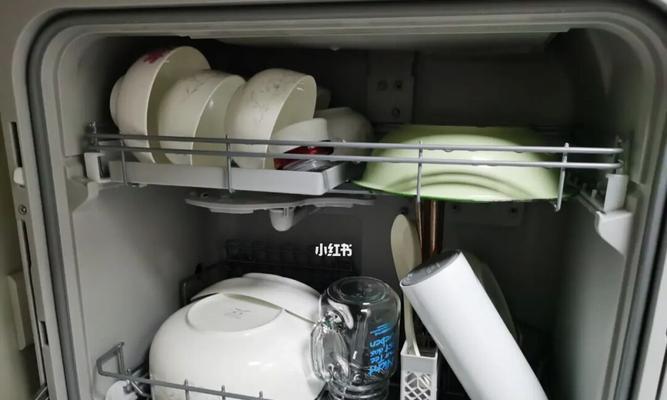 解决洗碗机漏水问题的方法（如何应对和处理洗碗机漏水情况）  第1张