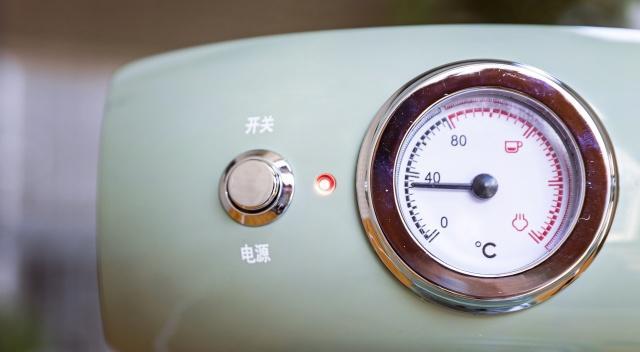 热水器总是亮红灯的解决方法（分析热水器亮红灯的原因以及处理方法）  第1张