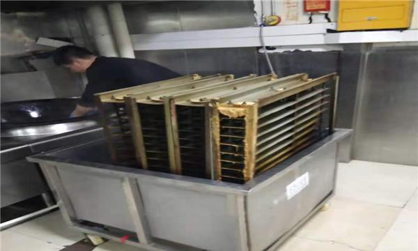 酒店厨房油烟机清洗的方法与注意事项（保障食品安全与卫生）  第2张