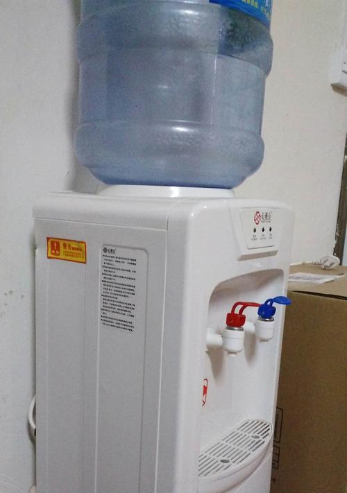老式饮水机的检修维修方法（传统饮水机的故障排除与保养技巧）  第1张