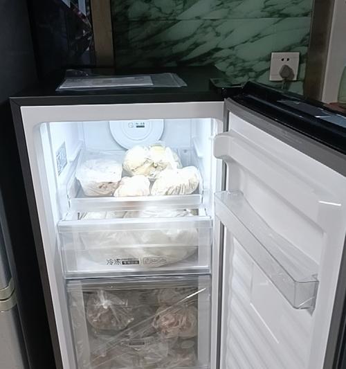 冰柜异味处理方法（有效解决冰柜发臭问题的小窍门）  第3张