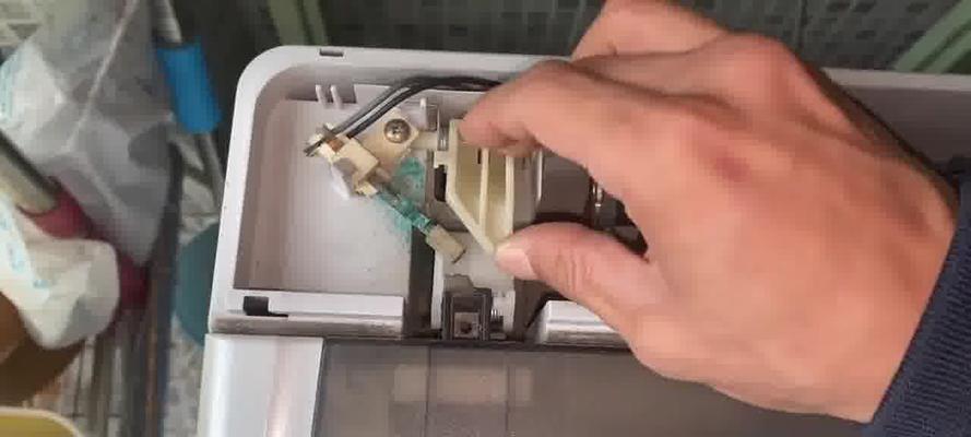 解决荣事达波轮洗衣机U4故障的方法（荣事达波轮洗衣机U4故障排除指南）  第1张