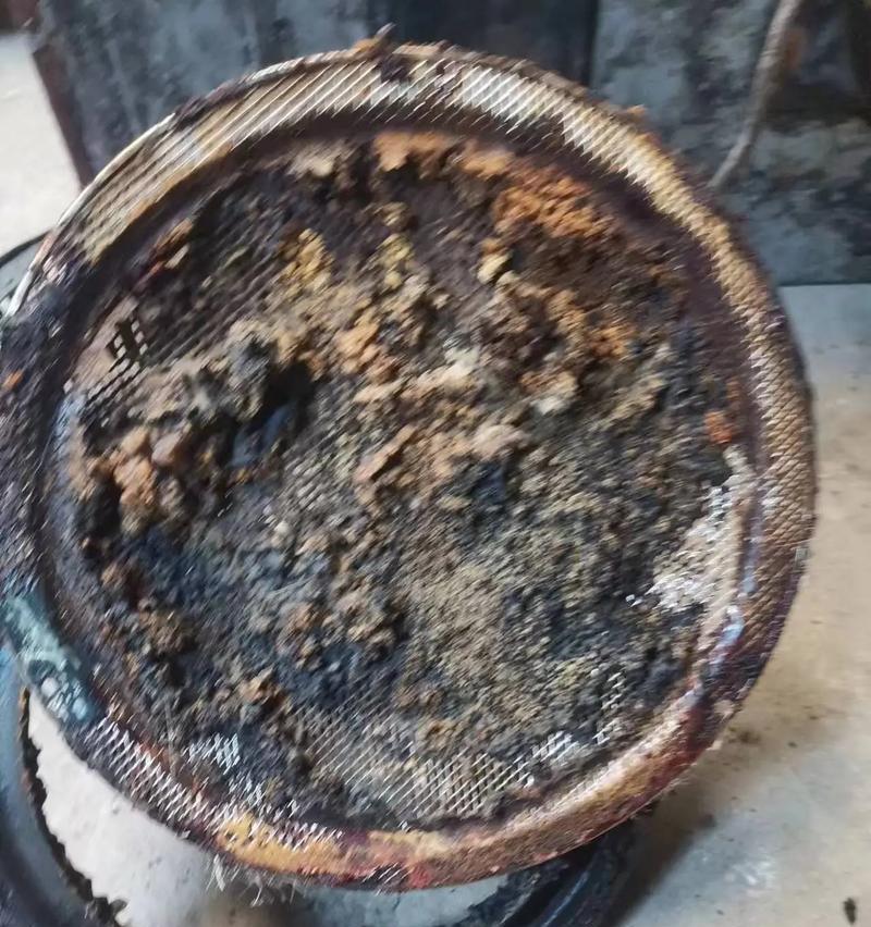 油烟机重油处理方法是什么？如何有效去除油烟机上的油污？  第1张
