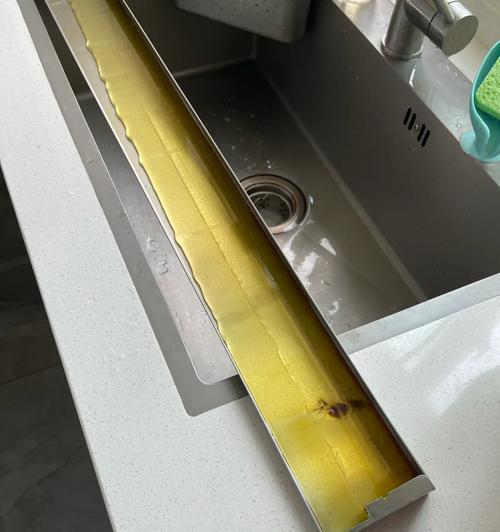 欧式抽油烟机油槽清洗方法是什么？如何保持油槽干净？  第3张