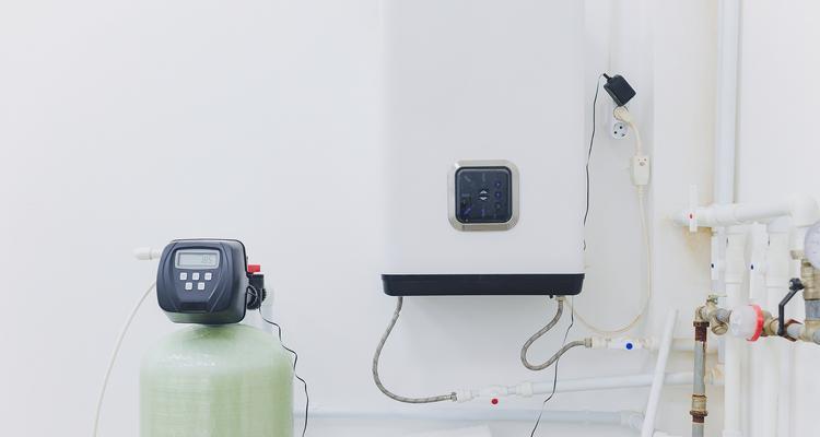 热水器安全通用是什么型号？选购时应注意什么？  第1张