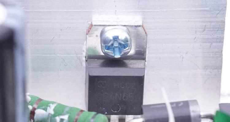新日充电器如何安全拆解？拆解新日充电器的正确步骤是什么？  第1张