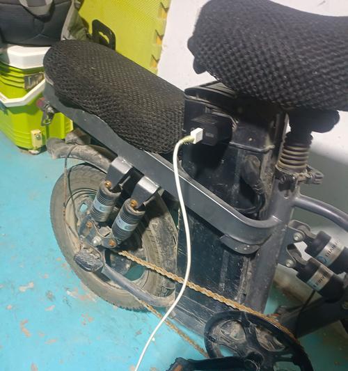 连接手机的电车充电器名称是什么？  第1张