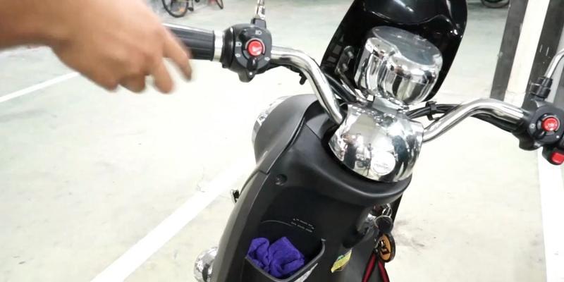 电瓶车大灯拆卸更换的正确步骤是什么？  第2张