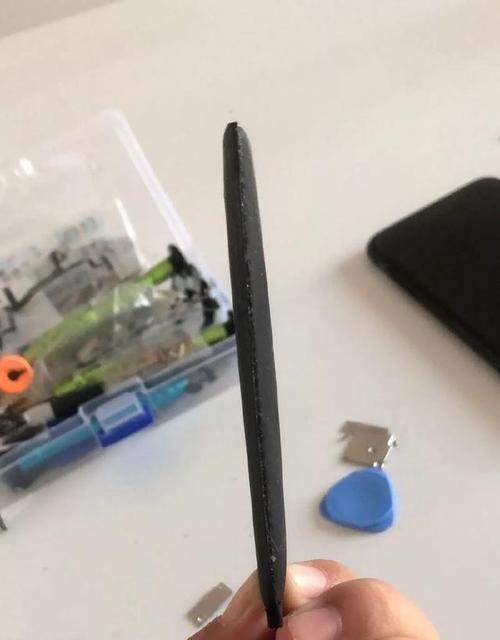 手机电池座断裂后如何修复？  第2张
