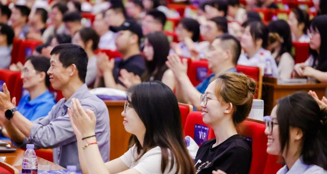 当智能成为主要生产资料，硅基经济学引爆「AI+金融」  第4张