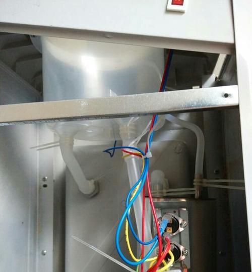 揭秘饮水机开关漏水故障的原因与解决方法（为什么饮水机开关会漏水？如何解决开关漏水问题？）  第2张