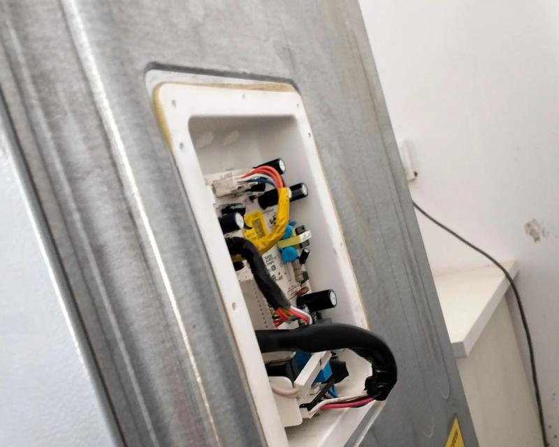 大冰柜的维修与保养（解决大冰柜故障的实用技巧）  第3张