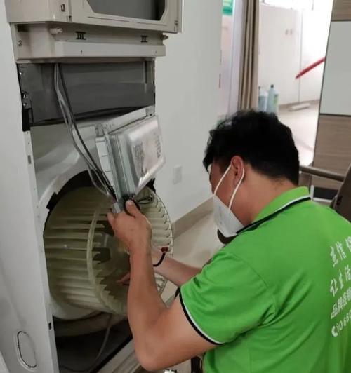 如何清洗空调滚轮，保持清新空气（简单有效的空调滚轮清洗方法，让你的家庭空气更健康）  第2张
