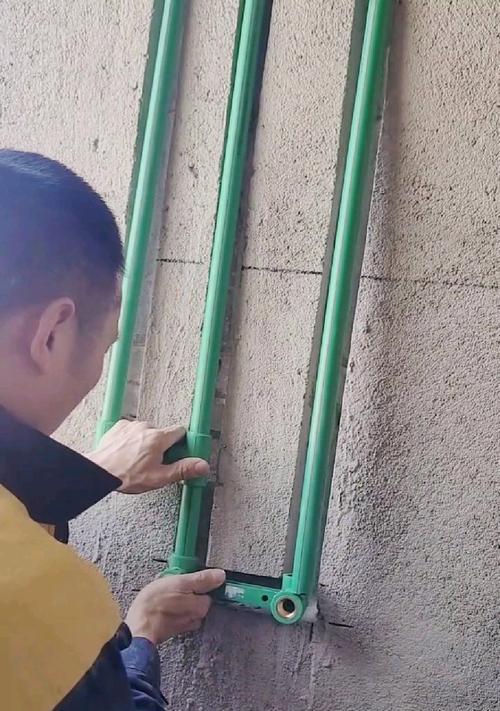热水器回水管接头处理方法（解决热水器回水管接头漏水问题的有效方法）  第2张