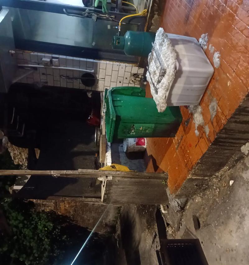 如何正确清洗老板油烟机（简易步骤及注意事项）  第1张